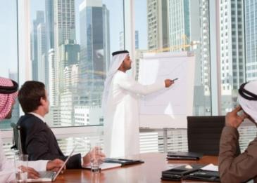 تمكين المواطنين الذين يؤدون أعمالاً حرة من الاشتراك في «التأمينات»
