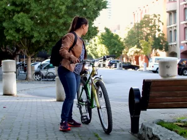 شاهد هذا القفل الذي يجبر سارقه على تركه