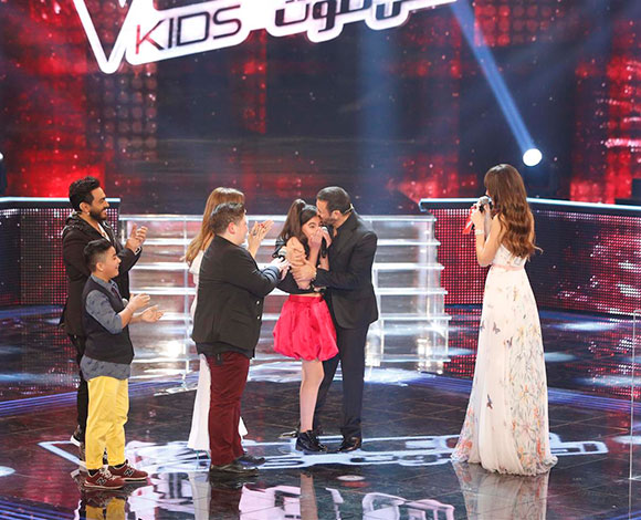 الطفلة اللبنانية لين الحايك من فريق كاظم تأسر قلوب الناس حاصدةً لقب "the Voice Kids" بموسمه الأول