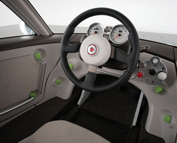 تويوتا تصنّع أول سيارة خشبية من دون مسامير