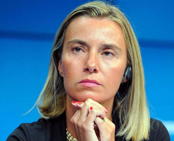 بالفيديو رد فعل مؤثر من مسؤولة أوربية بعد تفجيرات بروكسل