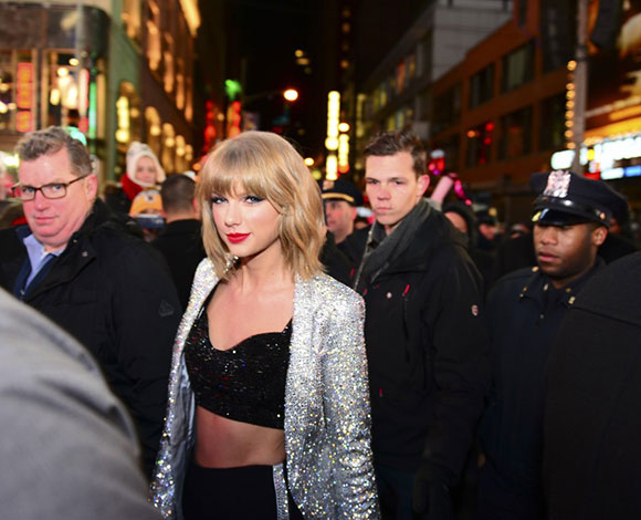 نجمات يتربعن كالملكات على عرش موقع انستقرام