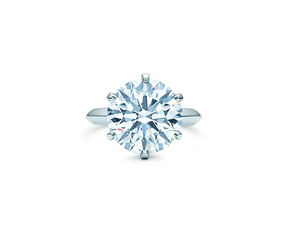 في عيده الـ130 ... اليك قصة خاتم Tiffany Setting الأيقوني
