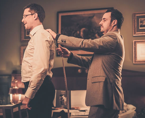 9 طرق يمكن أن يستخدمها الخياط لجعلك تبدو أفضل