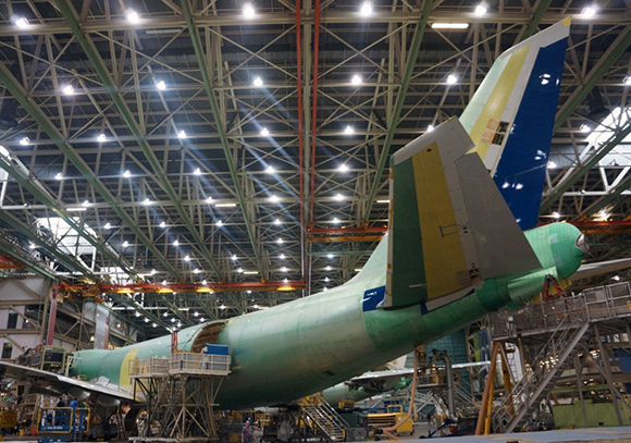 جولة في منشأة تصنيع أحدث طائرة Boeing 747