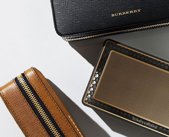 مكبر صوت Bluetooth بلمسة من Burberry