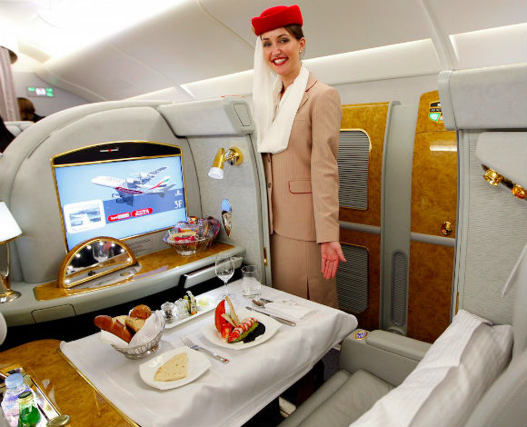 مميزات السفر بالدرجة الأولى على متن طائرات Emirates