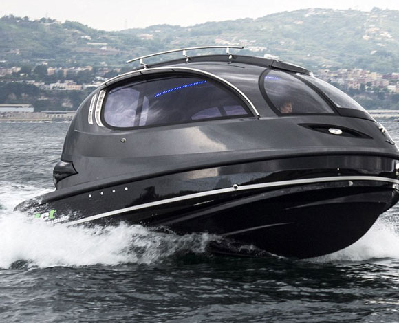 مركبة بحرية ايطالية جديدة تعطيكم تجربة من العمر!