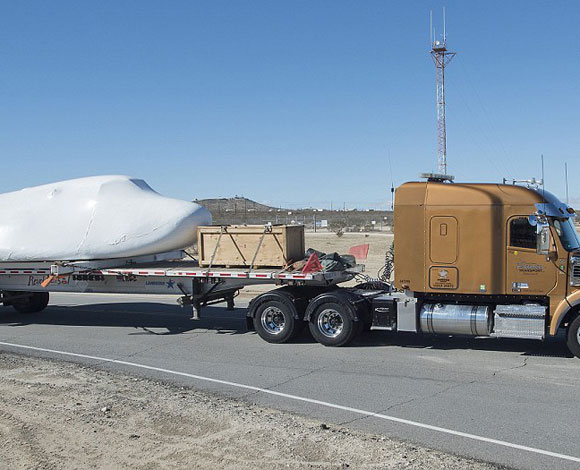 وصول المكوك DREAM CHASER إلى قاعدة EDWARDS الجوية