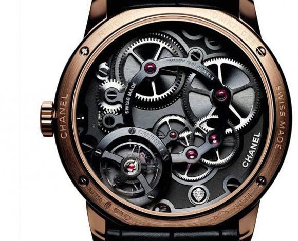 شانيل تطلق إصداراً محدوداً من ساعتها البلاتينية Monsieur de Chanel