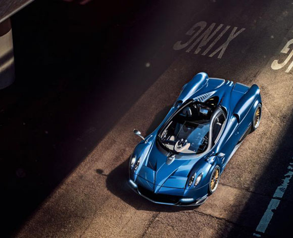 نظرة على أحدث سيارات pagani التي يبلغ ثمنها 2.4 ميلون دولار