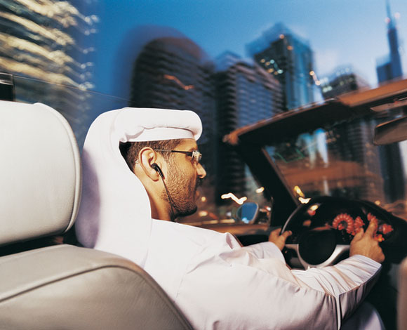 من يقود أغلى السيارات بالإمارات ؟