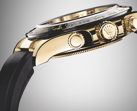 روليكس تطلق أحدث موديلاتها Cosmograph Daytona باللون الذهبي