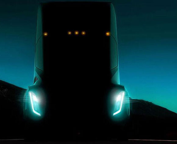 ايلون ماسك يكشف لمحات عن موديل Model  Y وشاحنة جديدة من تسلا