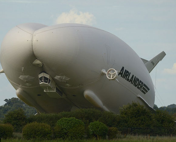 طائرة Airlander تخضع لتجارب طيران جديدة بعد حادثتها العام الماضي