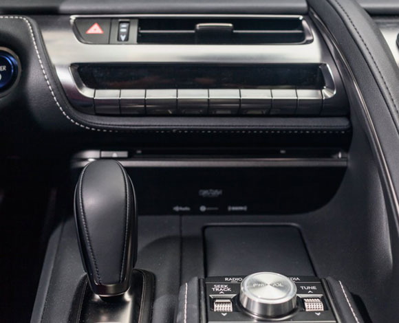 تعرف الى مواصفات سيارة Lexus LC 500h الجديدة