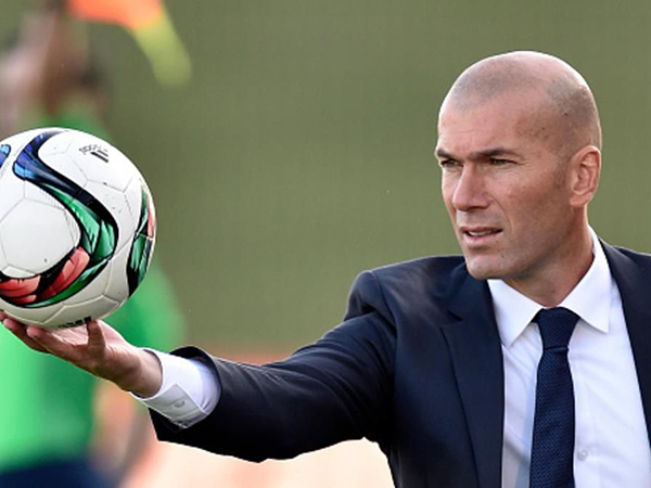 أشهر 14 لاعب كرة قدم أصبحوا مدربين محترفين