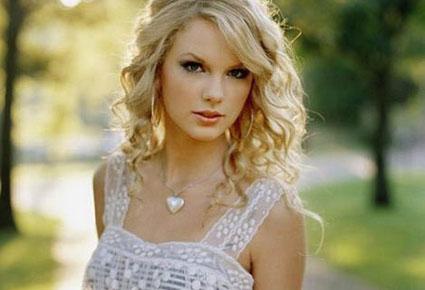 اليكم الحسابات العشرة الأكثر متابعة عبر تويتر 