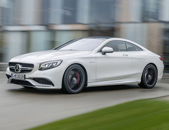 مرسيدس تكشف عن دواخل سيارتها الكوبيه الجديدة AMG GT