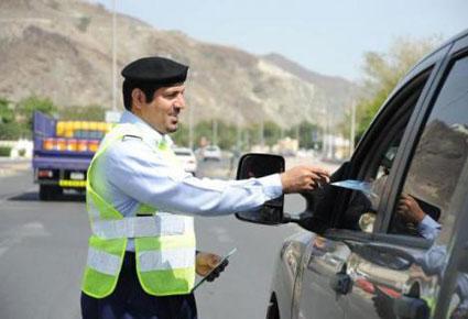 شرطة الشارقة تسرق سيارات المواطنين
