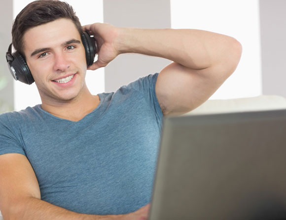 سماعات أذن مبتكرة تتيح استماعاً أفضل إلى الموسيقى
