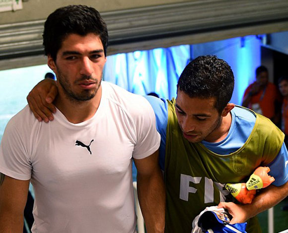 لويس سواريز خارج المونديال والملاعب بقرار للفيفا