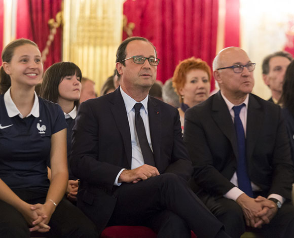 هكذا إحتفل فرانسوا هولاند بفوز منتخب فرنسا  