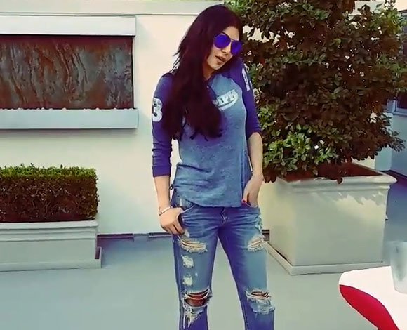بالفيديو: من تحدت هيفا وهبي بعد الـ Ice Bucket Challenge؟