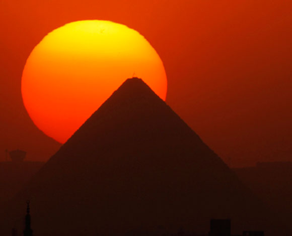 صور نادرة لأهرامات الجيزة
