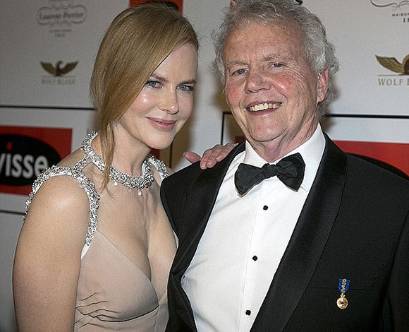 وفاة والد نيكول كيدمان في حادث سير! 