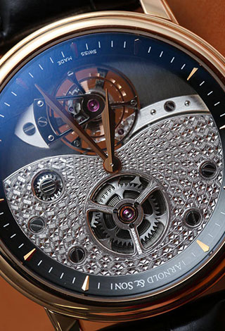 ساعة TE8 Tourbillon من Arnold & Son اناقة كلاسيكيّة بتقنيّات متقدّمة