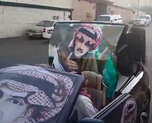 بالفيديو والصور: مواطن سعودي يهدي الوليد بن طلال سيارة بي ام دبليو