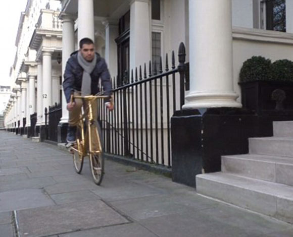 دراجة ذهبية سعرها يتجاوز سعر فيراري... هل تشتريها؟