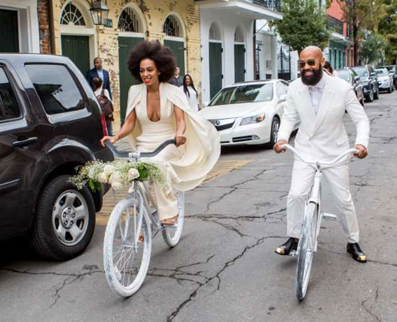 "Solange Knowles" شقيقة "بيونسيه" تتزوج في شوارع نيو اورليانز