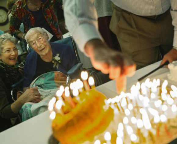 وفاة اكبر معمرة فيس بوكية عن 114 سنة!