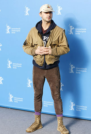 نجوم اثرياء يظهرون دوما بإطلالات رديئة