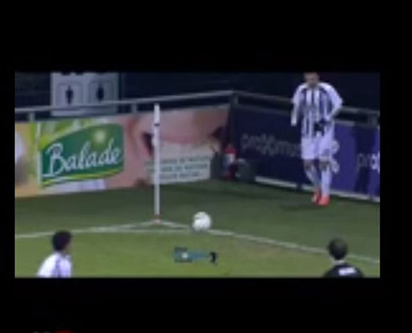 هدف رائع يسجله لاعب من ضربة ركنية... بالفيديو