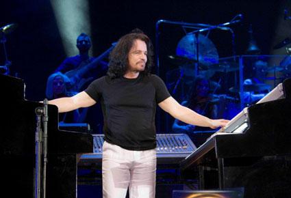 ياني يخطف الجمهور إلى عالم من دون حدود في دبي