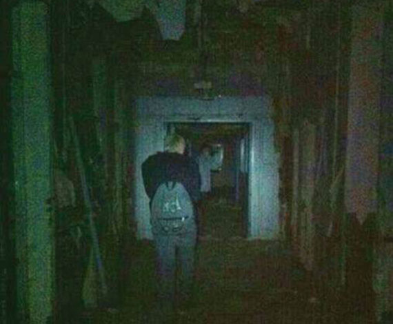 بالصورة... شبح في مستشفى مهجور