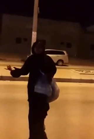 بالفيديو: خادمة تحطّم سيّارة عائليّة سعوديّة!