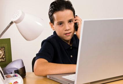 الهواتف الذكيّة في متناول تلامذة المدارس أيضاً
