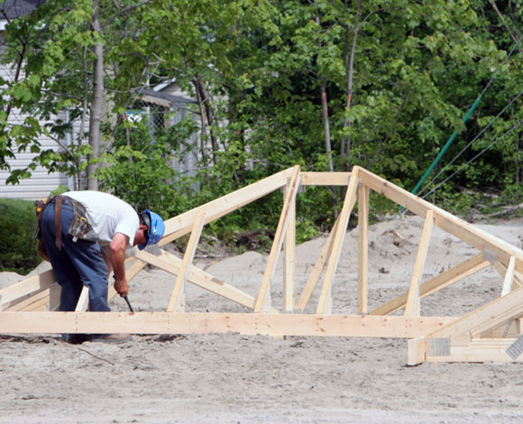 السعودية تمنع العمل تحت أشعة الشمس خلال فترة الصيف