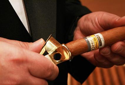 Cohiba Behake أغلى سيجار في العالم