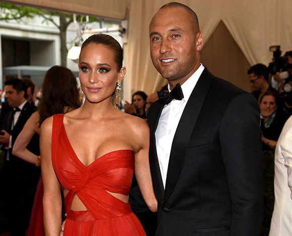 كيف ينفق النجم أليكس رودريغيز ثروته الضخمة؟