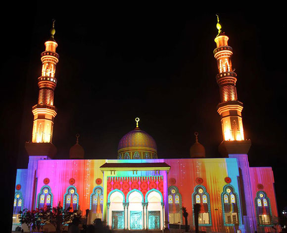مدن الساحل الشرقي تحتفي بمهرجان "أضواء الشارقة"