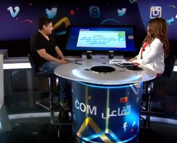 بالفيديو- ممثل سعودي يتعرض لموقع محرج على الهواء