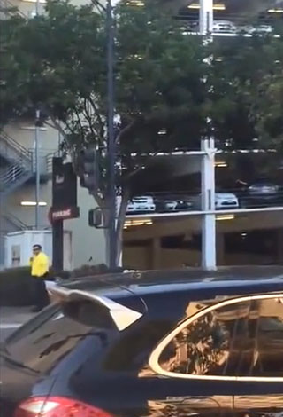 بالفيديو- سقوط شاب من الطابق السادس