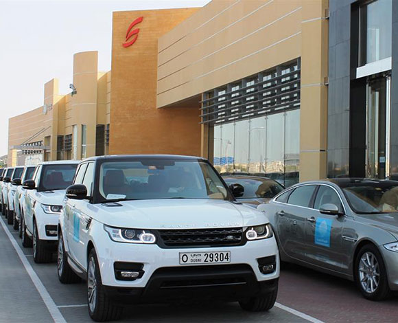 موضوع الاستدامة يستمر في القمة الحكومية مع عرض "رينج روڤر" الهجينة