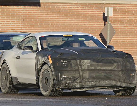 صور تجسسية لسيارة فورد موستانغ GT350 موديل 2015