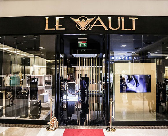كتب مصنوعة من الذهب من Le Vault